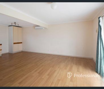 Stylish 3-Bedroom Residential Unit in Springvale - Photo 1