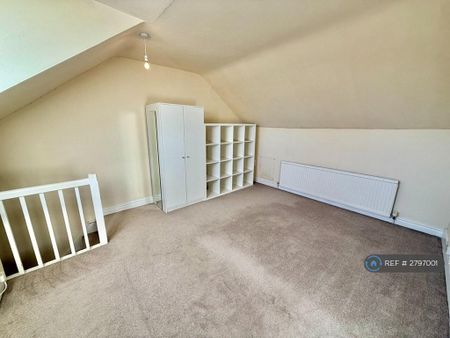 2 bedroom terraced house to rent - Photo 4