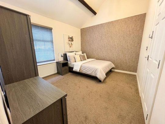 1 bedroom in a house share to rent - Photo 1
