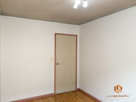 Strathfield - Photo 4