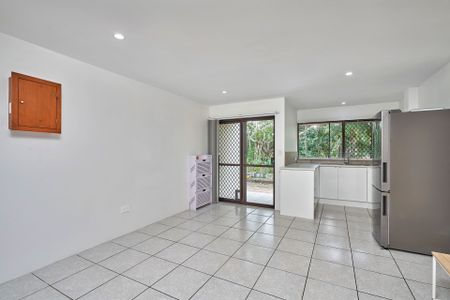 13/5-9 Fisk Street, Westcourt, QLD 4870 - Photo 2