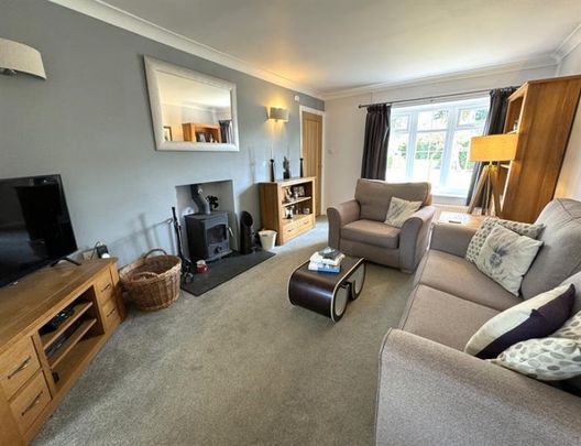 3 Bedroom Semi Detached To Let - Photo 1