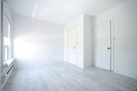 For Lease - 37 Holland Street Unit# 3, Bradford West Gwillimbury, Ontario - Photo 2