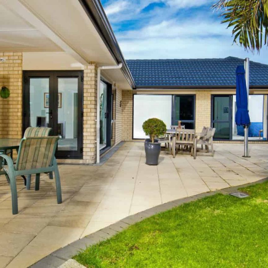 Executive home in Greenhithe - Photo 1