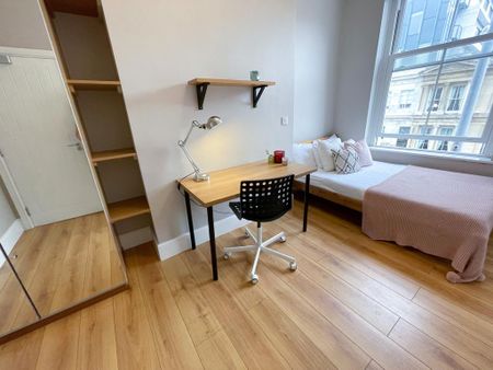 4 bedroom flat to rent - Photo 5