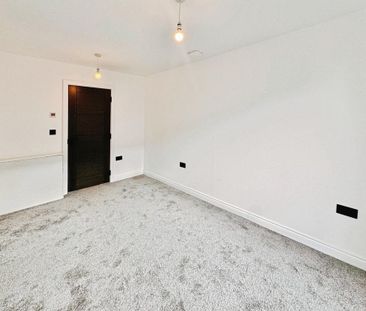 3 bedroom end of terrace house to rent - Photo 2