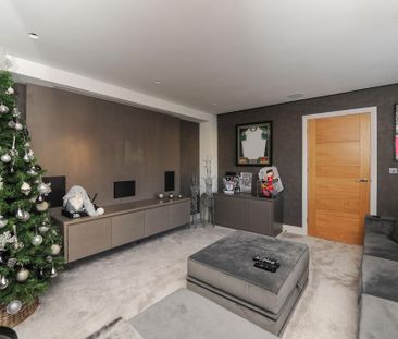 4 bedroom detached house to rent - Photo 2