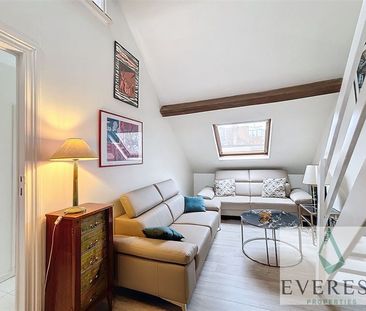 Châtelain! Beau Duplex Meublé 1 chambre - Photo 2