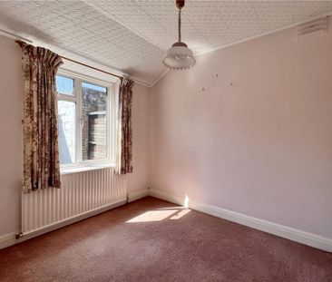 4 bedroom detached house to rent - Photo 6