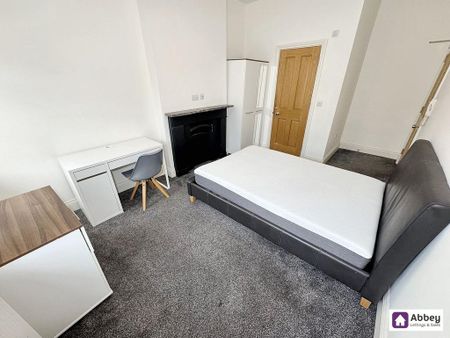 1 bedroom in a house share to rent - Photo 4