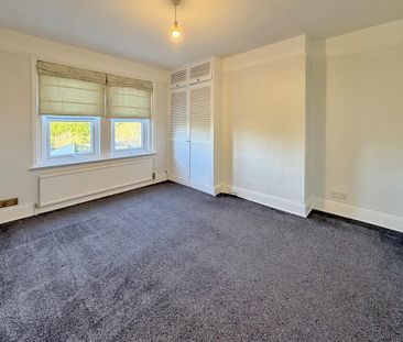 4 bedroom semi-detached house to rent - Photo 5