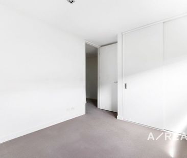 Quiet, Light-Filled Apartment in Prime Malvern Location - Photo 4