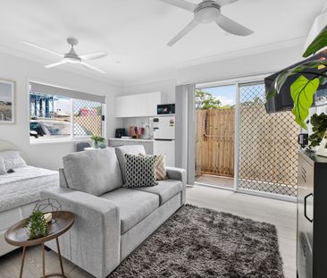 Brand New- Modern, Fully Furnished Apartment – All Bills Included! - Photo 4