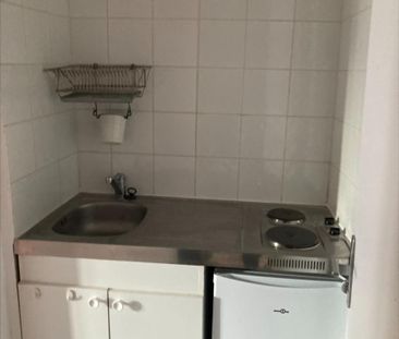 A louer Studio - HYPER CENTRE - Photo 6