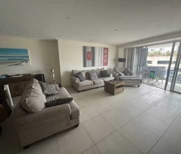 The Entrance - Photo 1