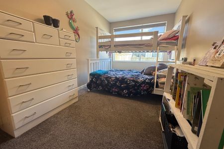 Modern, Private & Spacious – 3 Bedroom Home on Quiet Back Section - Photo 3