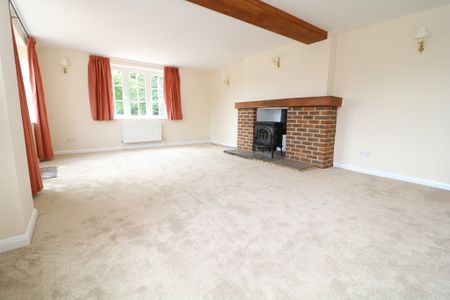 Blackbrook Road, Dorking - 4 bedrooms Property for lettings - Seymours - Photo 5