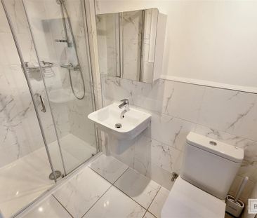 3 bedroom semi-detached house to rent - Photo 6