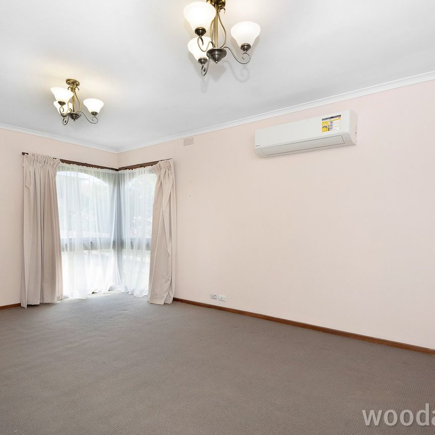 Charming Family Home - Photo 1