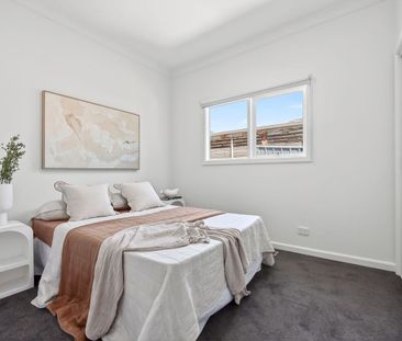 Charming 3 Bedroom Home - Photo 5