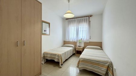 Carrer del Pintor Enric Serra - Photo 4