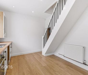 2 bedroom terraced house to rent - Photo 4
