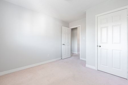 For Lease - 2529 Longridge Crescent, Oakville, Ontario - Photo 5