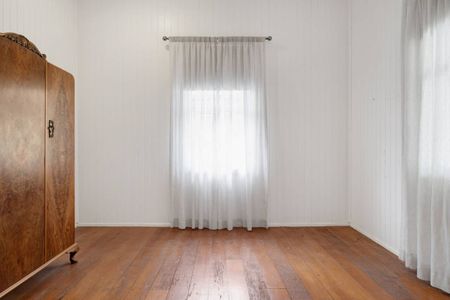 Charming Renovated Eastside Cottage - Photo 5