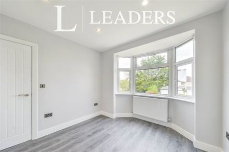 3 bedroom house to rent Bushey Mill Lane, Watford, WD24 - Photo 5