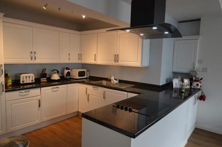 2 bedroom apartment to rent - Photo 5