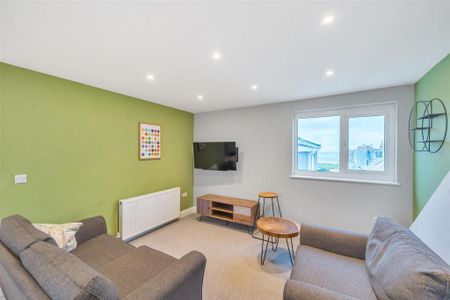 2 bedroom maisonette to rent - Photo 2