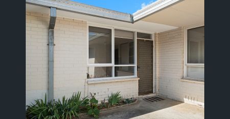 Situated in a great area - Photo 5