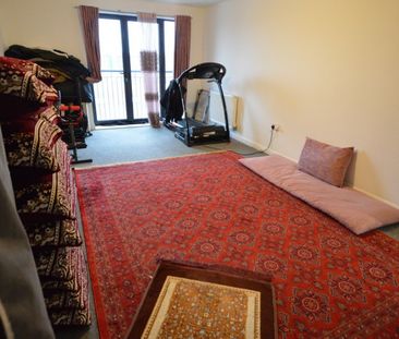 Meadfield Road, Meadfield Road, Slough,SL3 - Photo 4