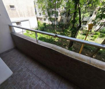 Închiriere apartament 4 camere decomandat + garaj - Photo 4