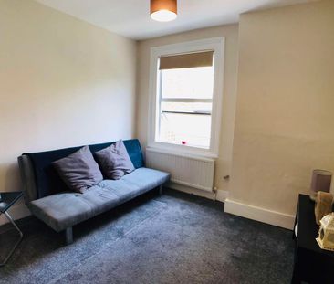 Rooms Available in Professional Houseshare in Crouch End - Photo 3