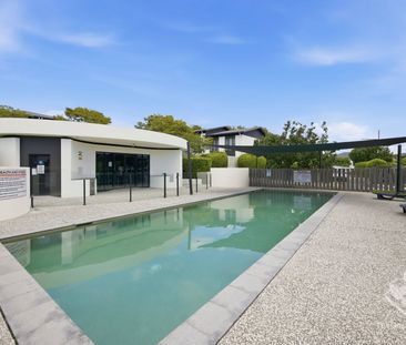 Opposite Park - 3 Bedrooms + Study - Photo 5
