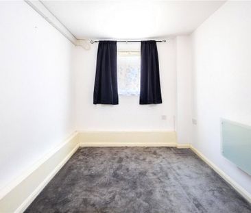 3 bedroom flat to rent - Photo 5