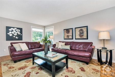 For Lease - 2036 KINGS GROVE Crescent, Beacon Hill North - South and Area, Ontario - Photo 2