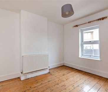 Lovely terraced house with good size garden in the heart of the tow... - Photo 5