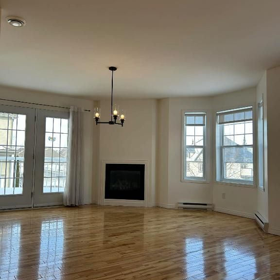 Superbe 4 1/2 Boul du Mi-Vallon fraîchement rénové - Photo 1