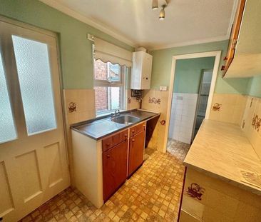 3 bedroom terraced house to rent - Photo 6