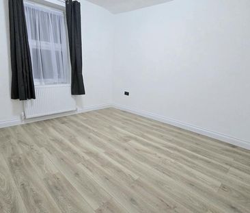 4 bedroom terraced house to rent - Photo 4