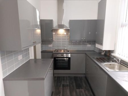 2 bedroom terraced house to rent - Photo 4