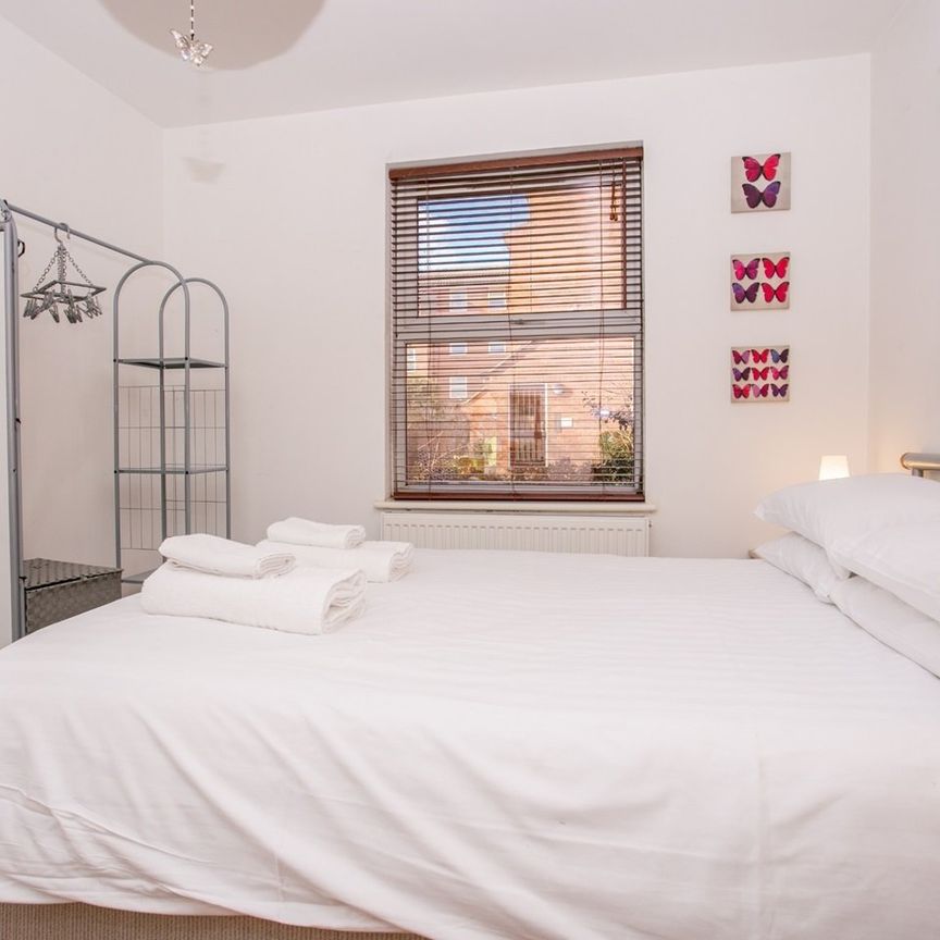 Two Bedroom Flat For Let North Villas Camden NW1 - Photo 1