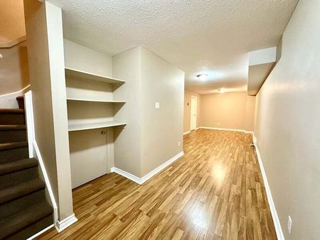 1795 Marsala Cres Unit 102 - Photo 3