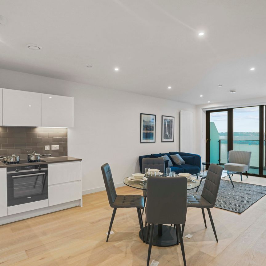 James Cook Building, Royal Dock, E16 2YY - Photo 1