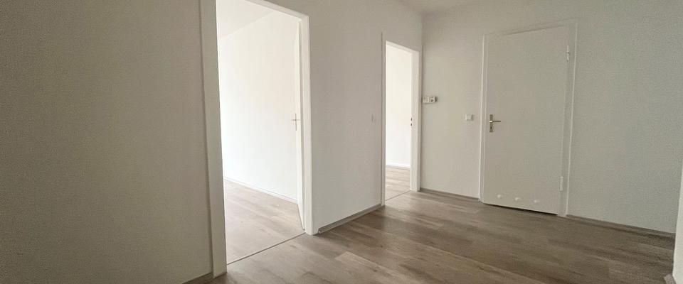 Schöne 2-Zimmer-Wohnung mit großer Küche! - Photo 1