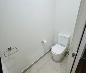 Sunshine West - Photo 4