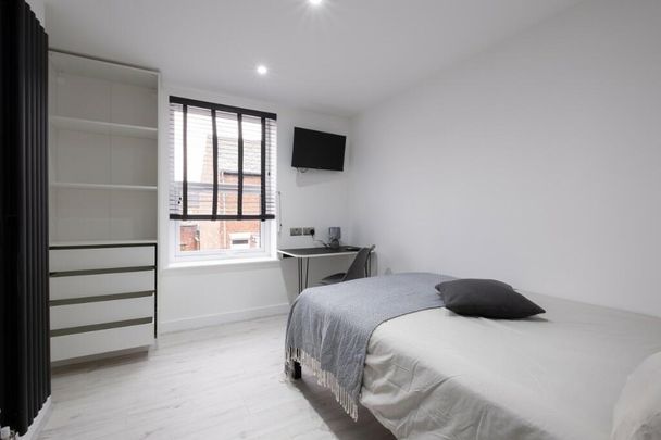 6 bedroom house to rent - Photo 1