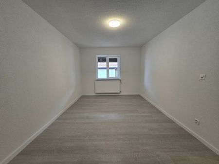 Appartement rénové de 2,5 pièces au 1er étage - Photo 2